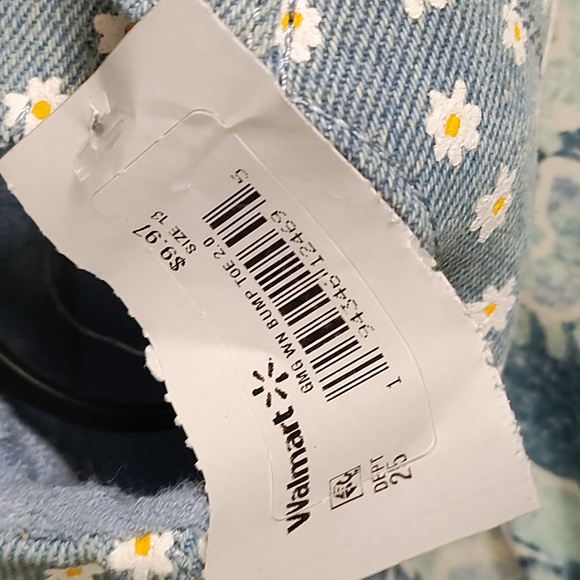 Brand new little girls sneakers size 3 - Picture 2 of 4